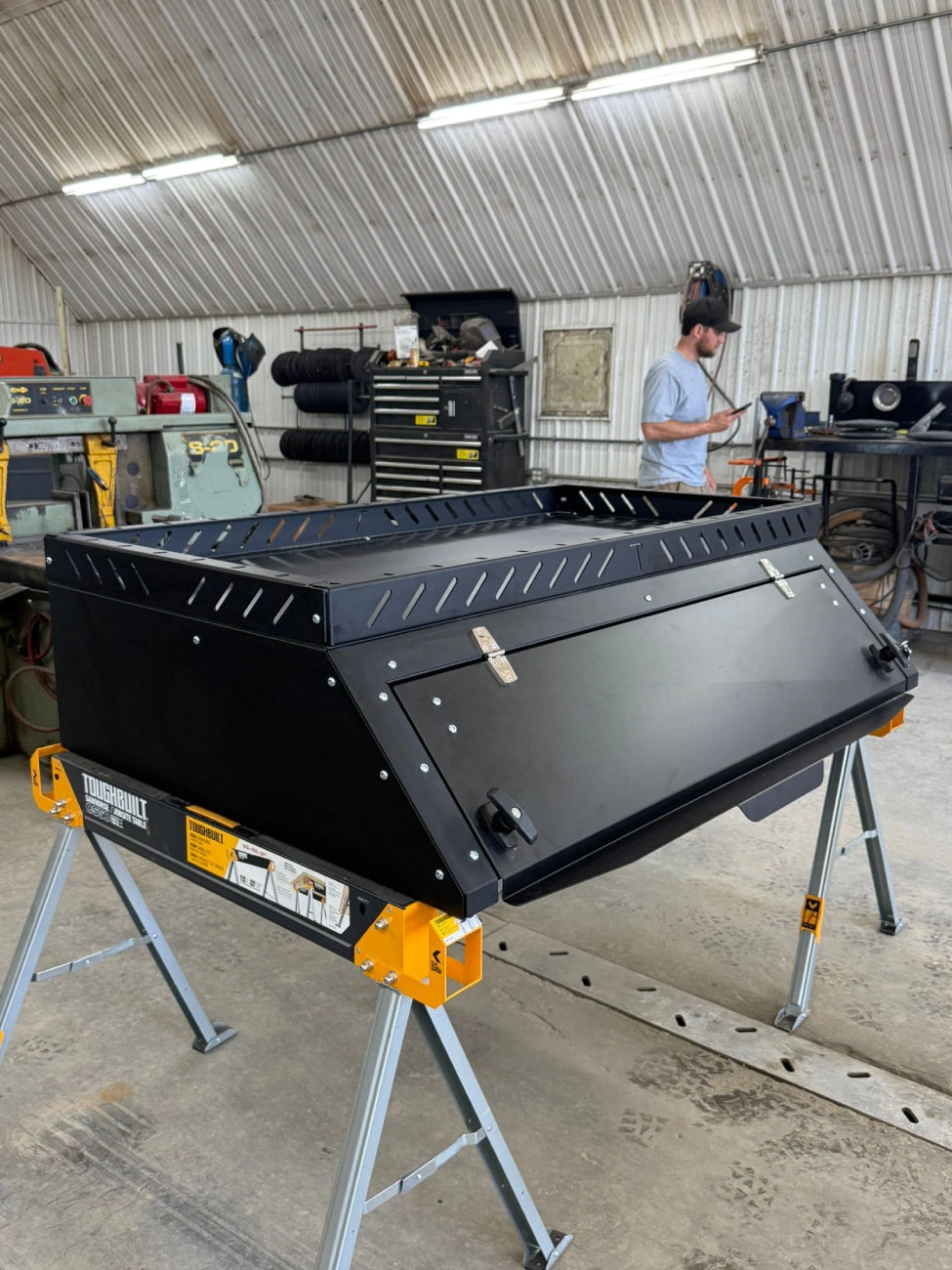 THE TOPPER BED CAP — TACTICAL UTV CARGO LID